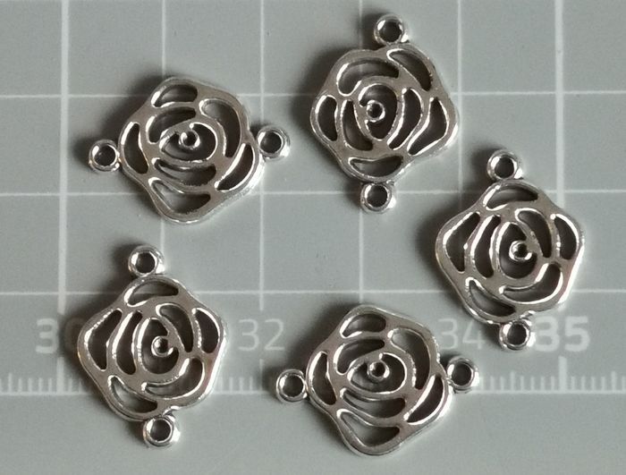🔗 5 x pendentifs connecteurs "rose ajourée" en métal argenté - photo numéro 2