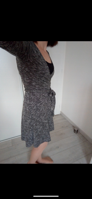 Robe cache coeur grise