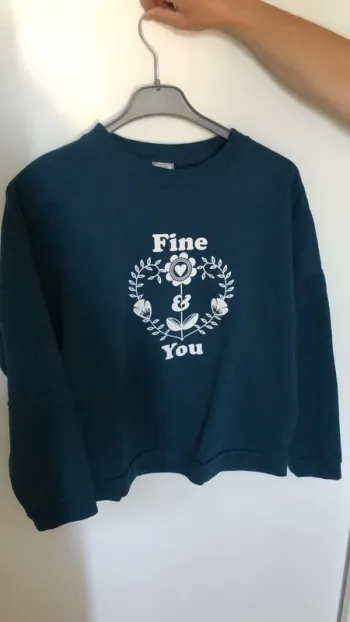 Sweat shirt
