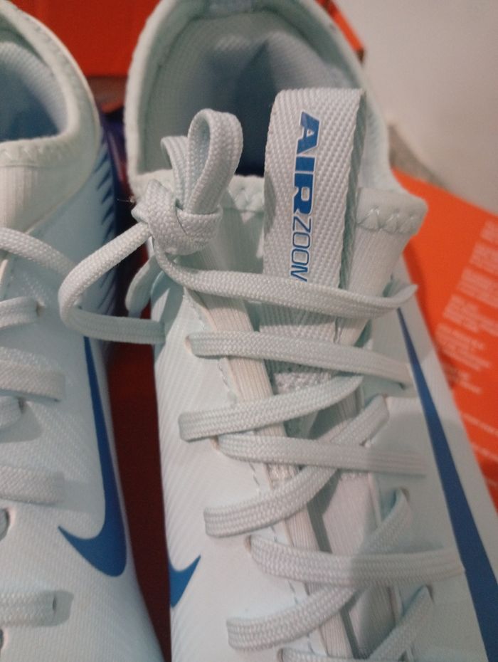 Crampon Nike  38.5 - photo numéro 4