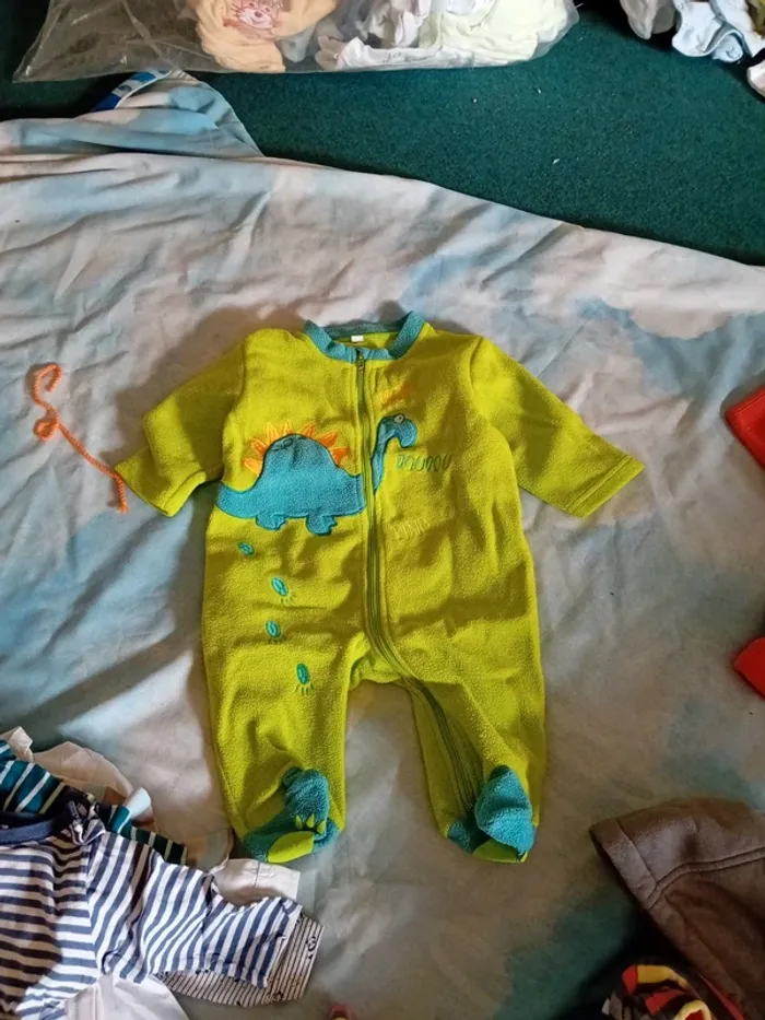 Combi ou surpyjama polaire 6 mois dinosaure