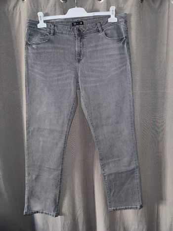 Jean droit taille 46 Tex