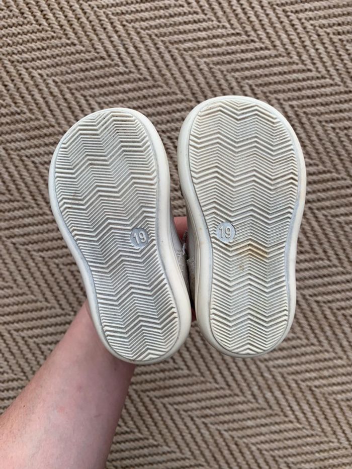 Sandales fille taille 19 - photo numéro 2