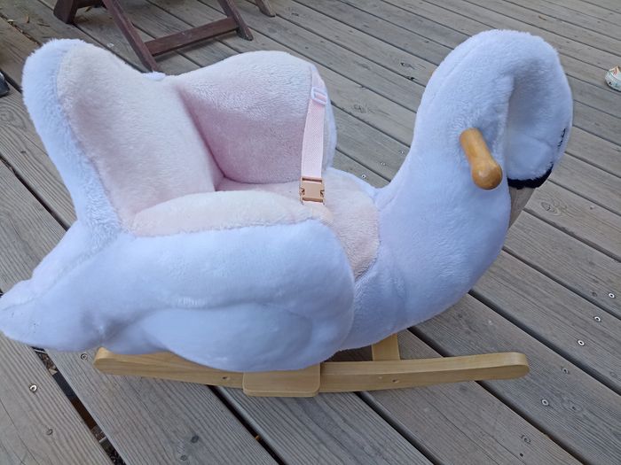 Cygne à bascule - photo numéro 2