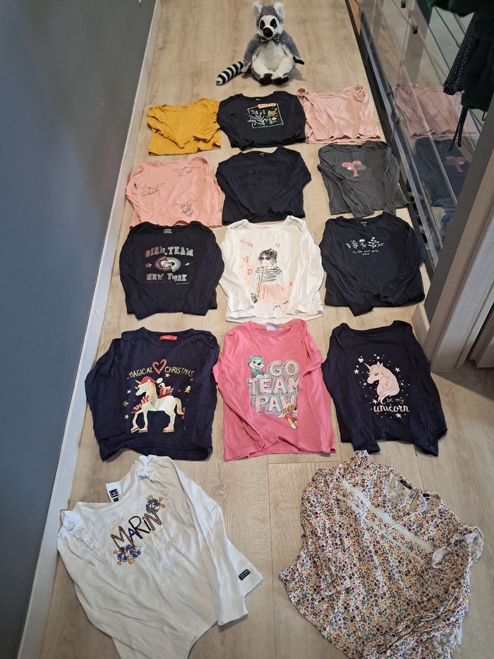 Lot de 14 t-shirts manches longues neufs 6ans