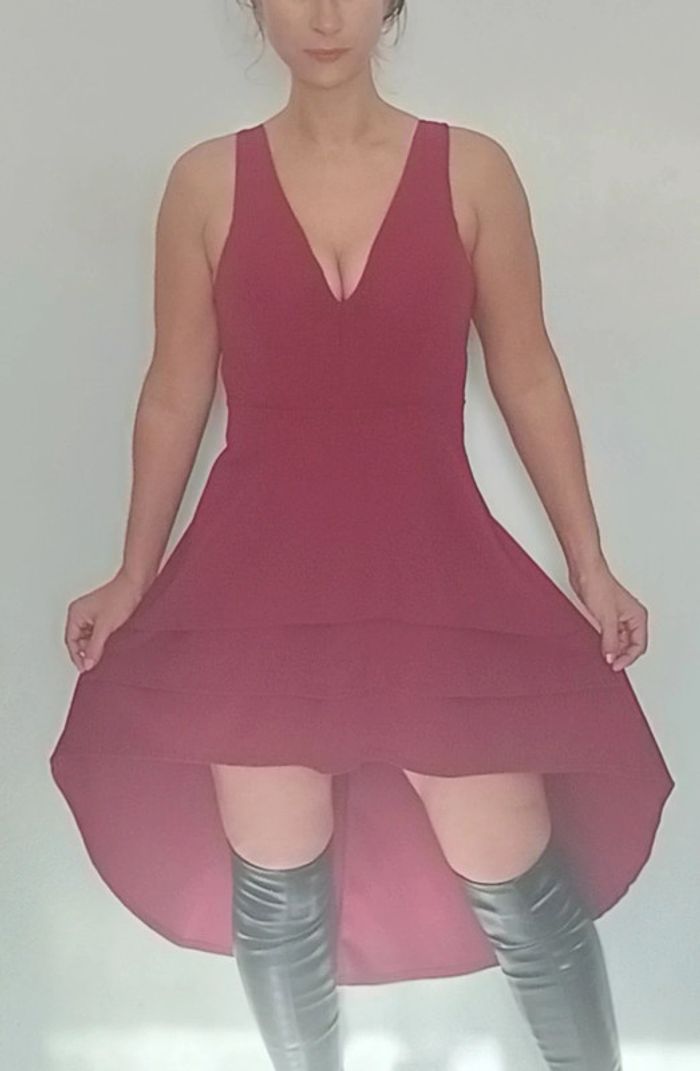 Robe cocktail décolletée asymétrique TU