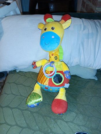 Peluche girafe d'éveil