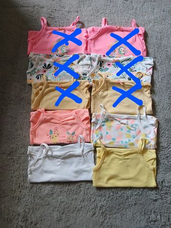 Lot de 28 body