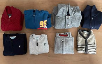 Liquidation de 6 vestes / gilets / cardigans garçon taille 6 mois
