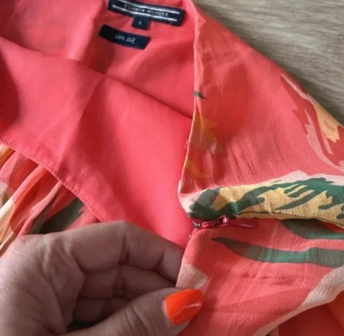Tommy hilfiger jupe en 100% soie, taille 34 - photo numéro 3