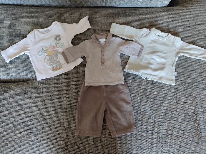 Articles bébé o-1 mois bon état - photo numéro 2