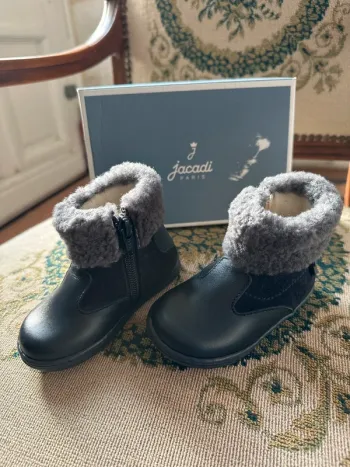 NEUF Chaussures hiver bébé Boots fourrées cuir Jacadi 19 bleu marine Lièvre garçon