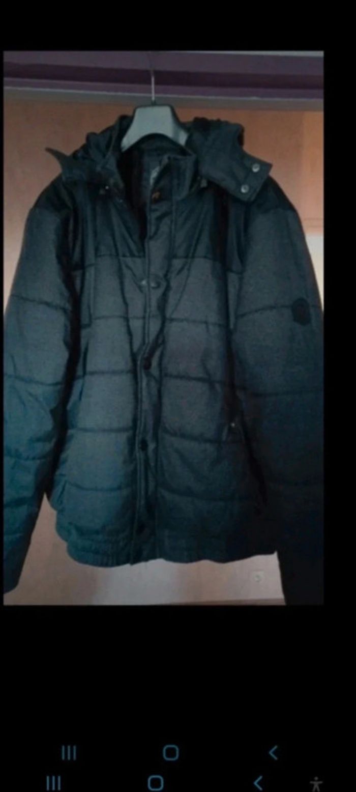Très belle doudoune homme Taille XXL Marque OWK