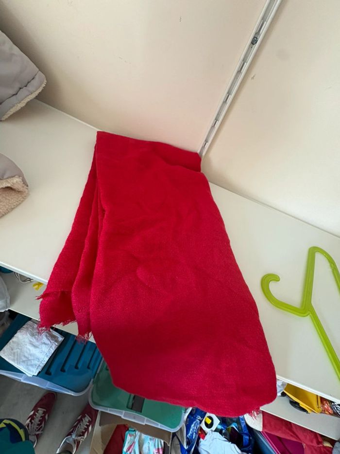 Écharpe rouge