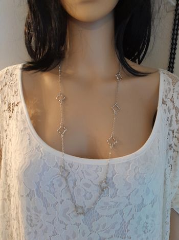 Collier trèfle à 4 feuilles, élégant et raffiné,couleur argenté