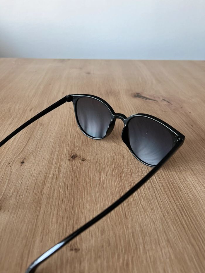 Lunettes de soleil femmes neuves - photo numéro 6