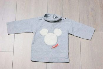 Sous pull gris Mickey. Garçon 3 mois. Marque Disney