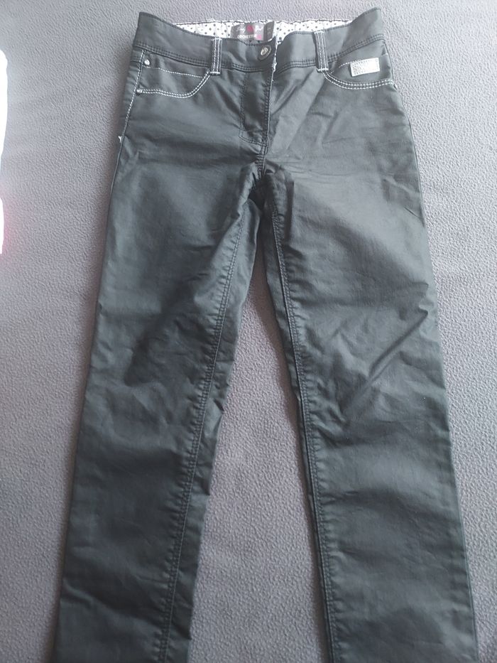 Pantalon noir orchestra et debardeur - photo numéro 3