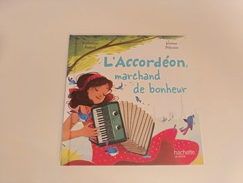 Livre " L'accordéon marchand de bonheur" de la collection Hachette
