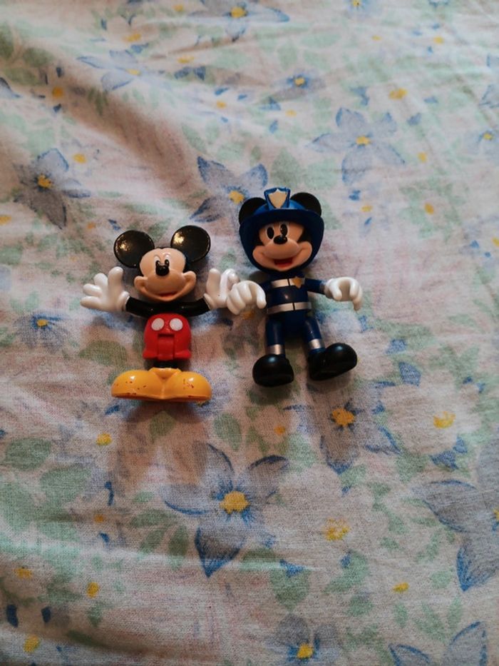 2 figurines Mickey