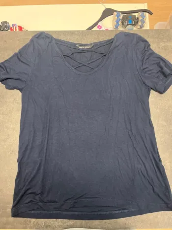 T shirt - only - S