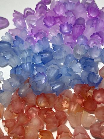 A770, 150 perles clochettes givrées 11mm acrylique