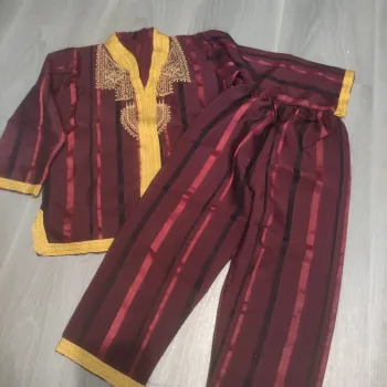 Tenue traditionnelle deux pièces garçon neuve jamais porté taille 4 ans