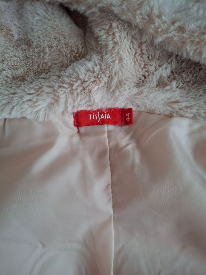 Fourrure sans manche avec capuche Tisaia jamais portée taille 44 - photo numéro 4