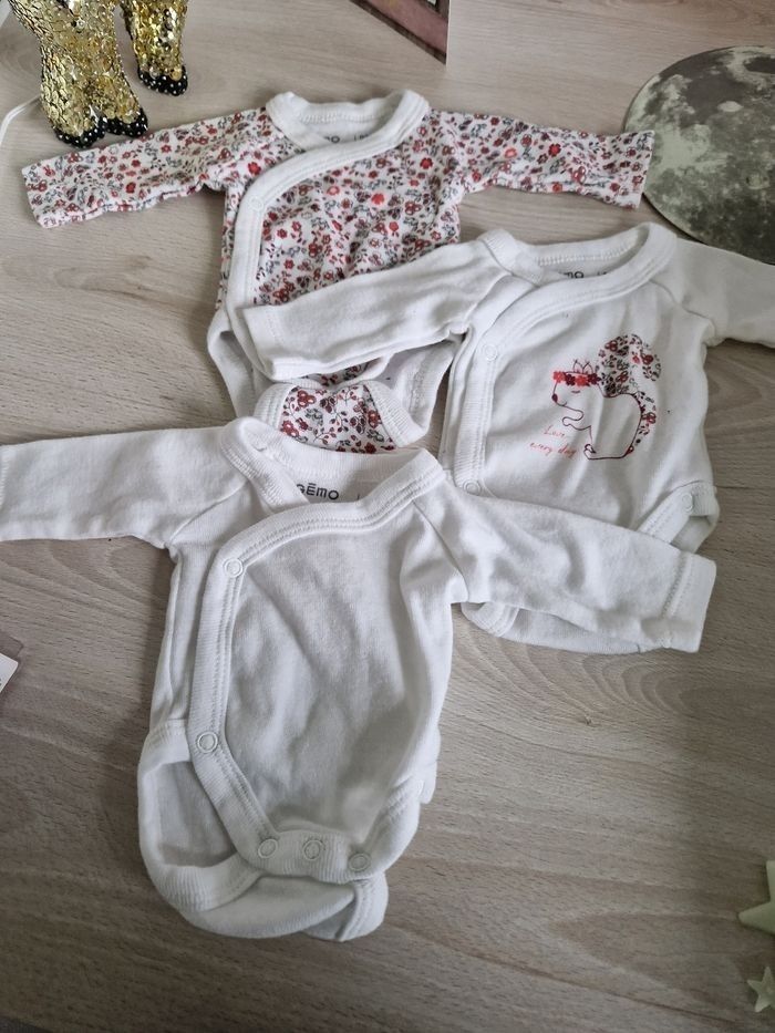 Body 00 mois jamais porté - photo numéro 3