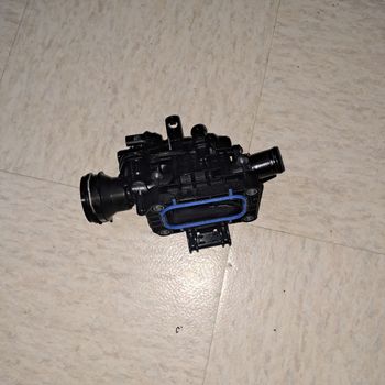 Boîtier thermostat neuf PSA 1.5 blue hdi