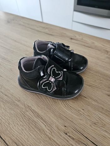 Adorables chaussures noires vernies Primigi - Taille 22