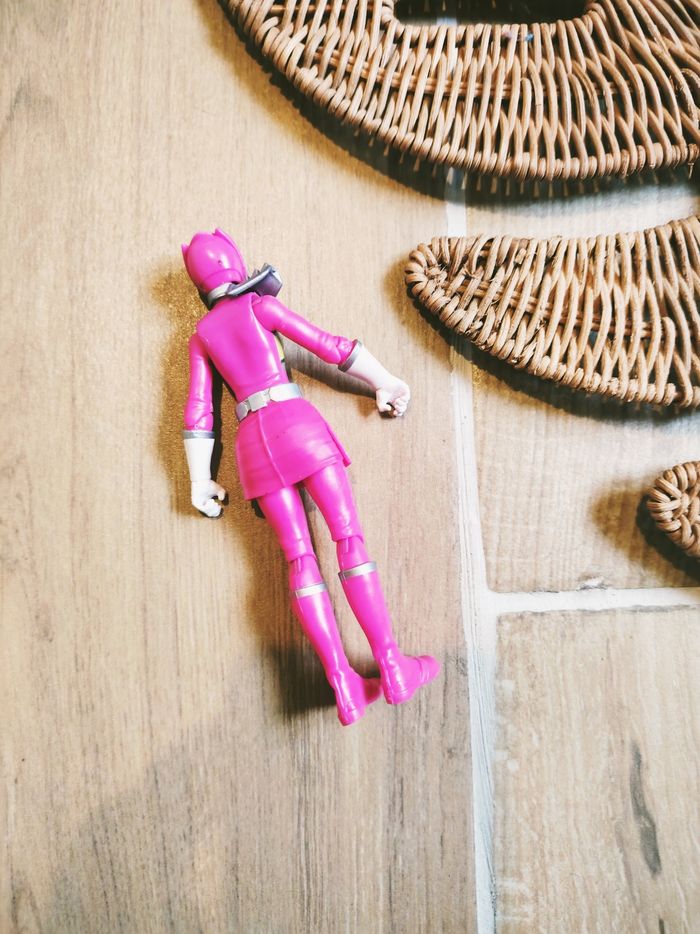 🙅 Power rangers dino charge figurine du ranger rose marque Hasbro - photo numéro 2