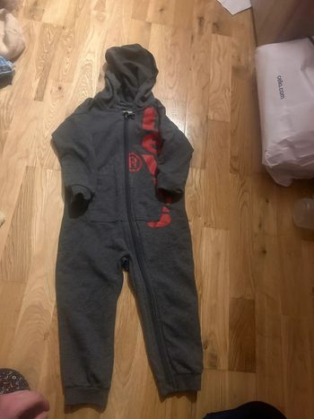 Combinaison à capuche Lévis taille 24 moi