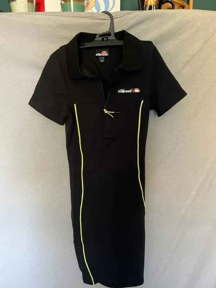 robe ellesse