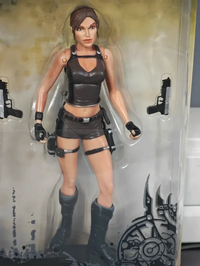 Figurine Neca Tomb Raider Underworld : Lara Croft 18cm neuve avec boîte - photo numéro 2