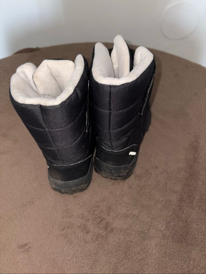 Bottes Chaussures de neige noir taille 34 Quechua en très bon état - photo numéro 4