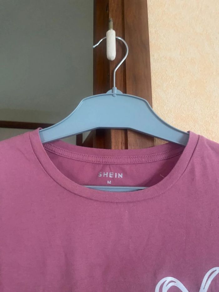 TEE shirt femme taille 38 très bon etat - photo numéro 2