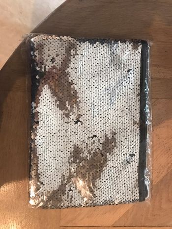 Trousse bicolore paillettes