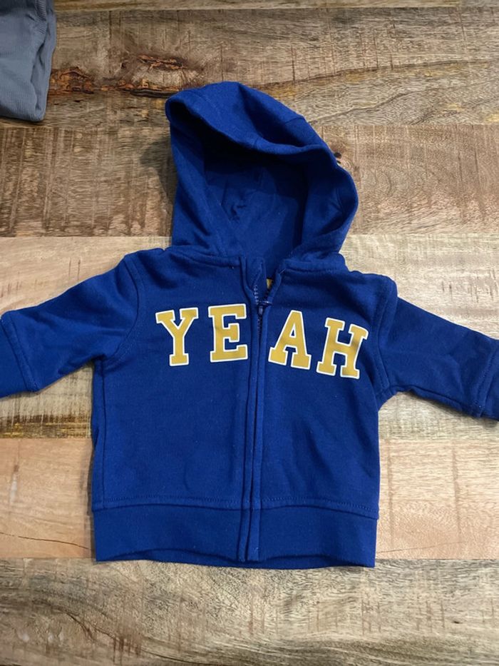 Sweat à capuche 3 mois