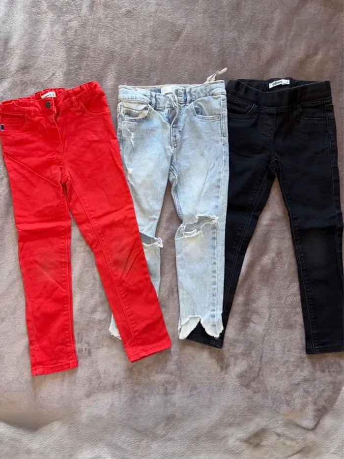 Lot de 24 vêtements fille taille 4 ans en très bon état - photo numéro 2