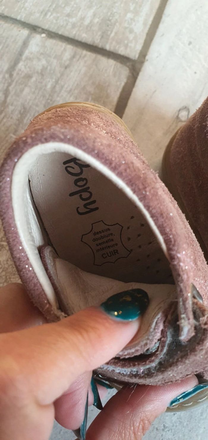 Chaussures bopy taille 19 en très bon état - photo numéro 2