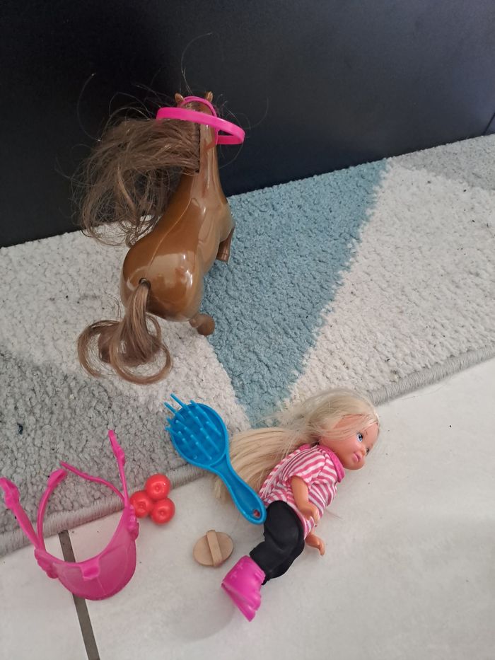 Cheval avec petite fille - photo numéro 5