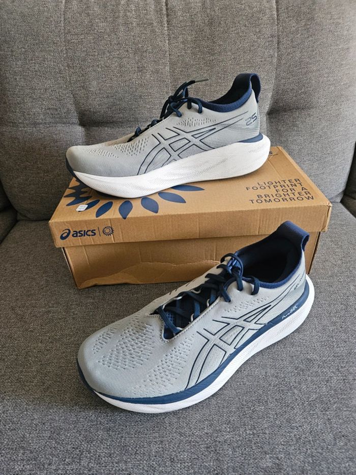 Basket homme 44 asics gel nimbus 25 comme neuve