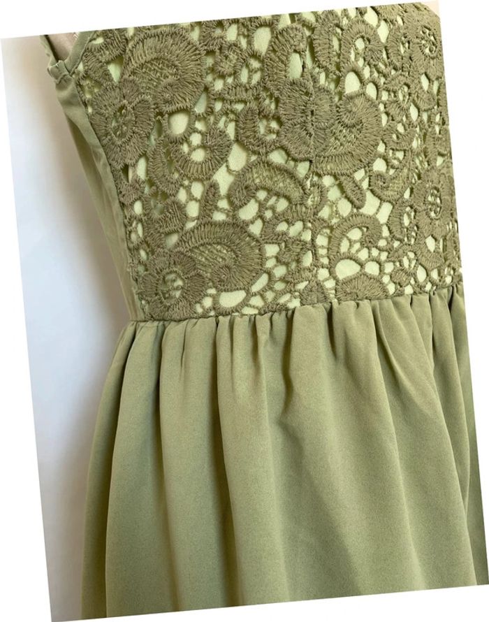 Robe dentelle taille L - photo numéro 2