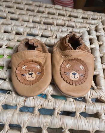Chausson robeez lion 0-6 mois