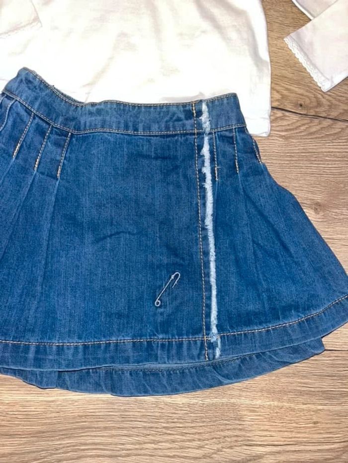 Ensemble tommy Hilfiger tee shirt + jupe 3 ans - photo numéro 7