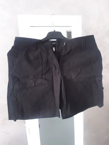Short en lin noir t.36