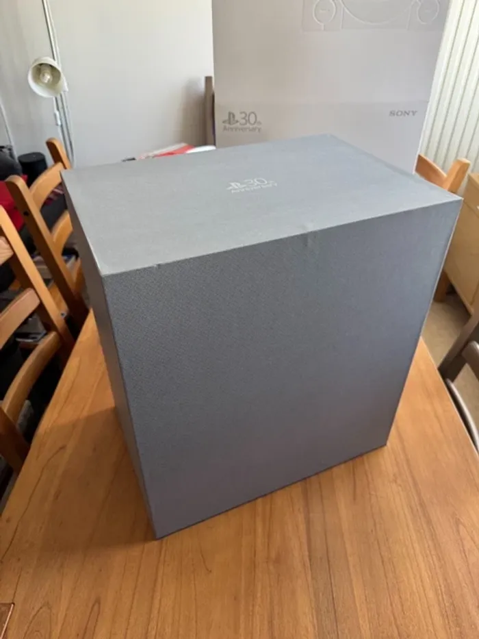 PlayStation 5 Pro 30th Anniversary Limited Edition - Special 30ème anniversaire - photo numéro 4