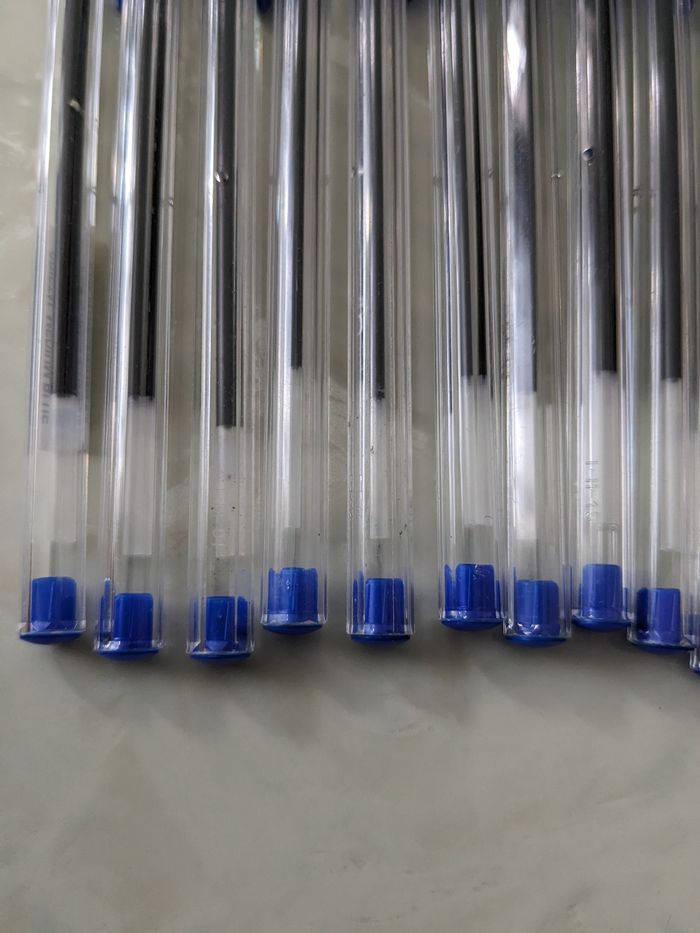 Lot de 10 stylos Bic bleus. - photo numéro 3