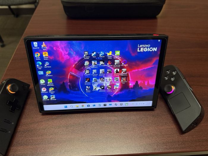 Lenovo Legion Go Z1 Extreme Handheld,16GB RAM, 1TB ,Charger, Original Box,Case - photo numéro 2